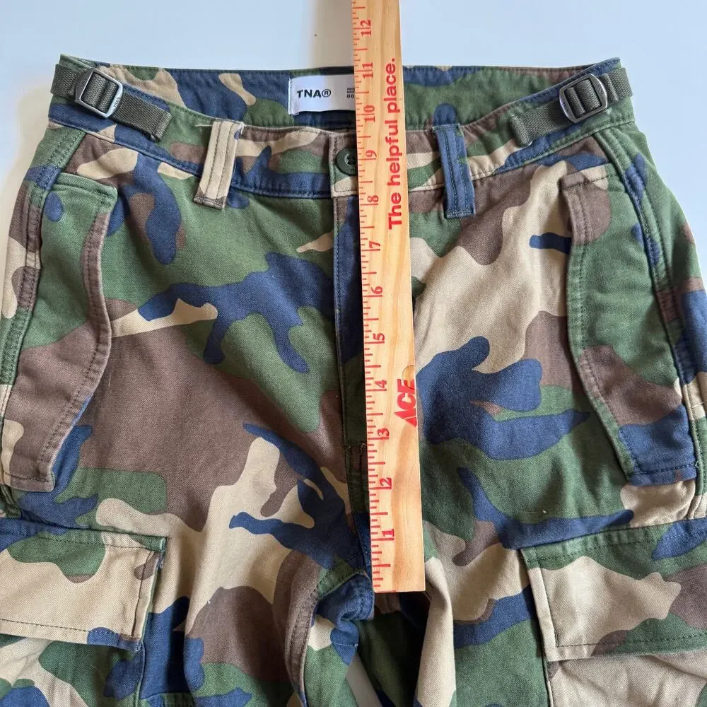 Aritzia TNA New Supply Cargo Camo Pant Mid Rise Size 00 EUC Relaxed Festival - Picture 15 of 16